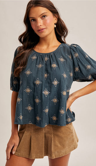 Cece Tie Back Embroidered Bubble Sleeve Peplum Top- Winter Spruce
