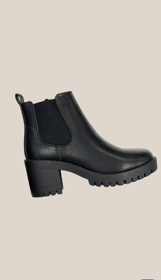 Chunky Sole Platform Chelsea Boots- Black