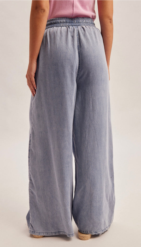 Drawstring Waistband Easy Fit Denim Pants- Washed Denim