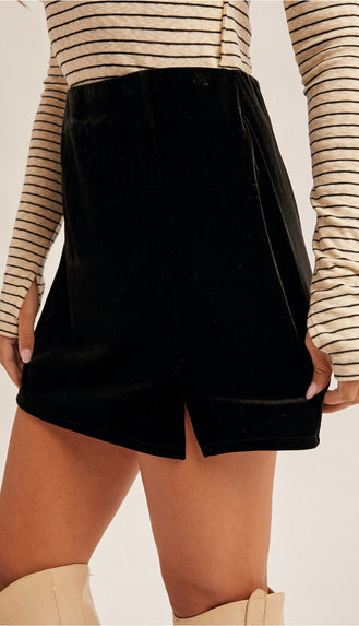 Slit Detailed Velvet Skort- Black